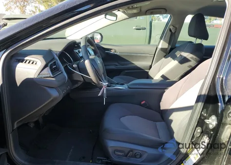 2019 Toyota Camry L из США, поврежденный, VIN 4T1B11HK1KU724076